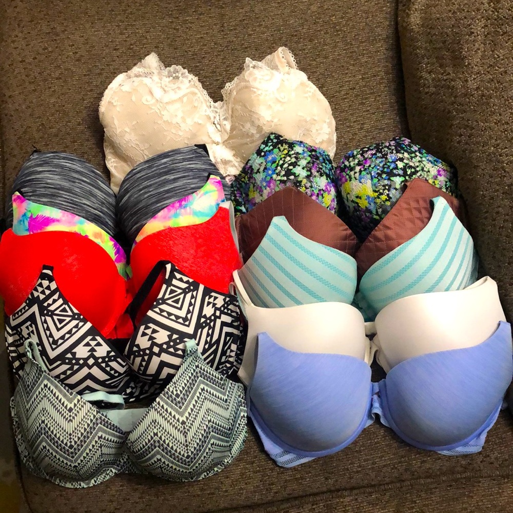 Gently used VS/pink bra bundle. All size 32DD!